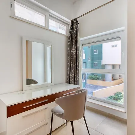Stylish 1 Bedroom With Balcony Cambridge * Sliema